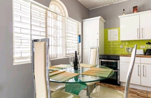 Ocho Rios Apartment | Ocho Rios Luxury 1 Bed Modern Appartment With Wifi/Pool/AC