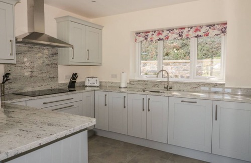 Llanrwst Cottage | OCHR Y GARTH, family friendly, luxury holiday cottage in Maenan