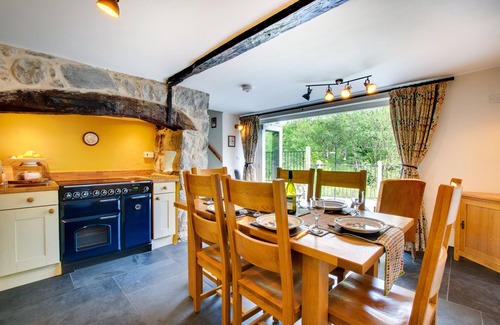 Machynlleth House | Ochr y Rhiw - Three Bedroom House, Sleeps 6