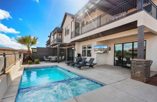 Santa Clara House | Ocotillo Springs 67 Low Prices, Private Hot Tub, Pool, Basketball Arcade, Ping Pong and Community Pool