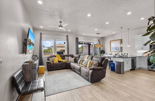 Ivins House | Ocotillo Springs Resort #67 |Private Pool, Hot Tub, Ping Pong and Community Amenities