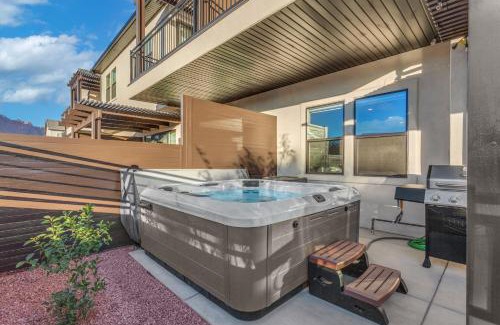 Ivins House | Ocotillo Springs Resort 41 Private Hot Tub, Nintendo Console, BBQ Grill & Beautiful Resort Pool