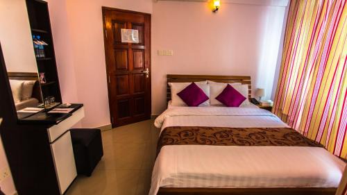 Male House | Octave