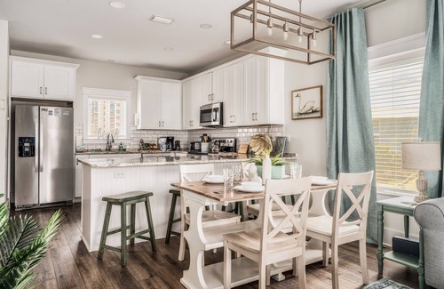 Gulf Shores House | October Open! Pet-Friendly Stay! Pool! Near Beach!