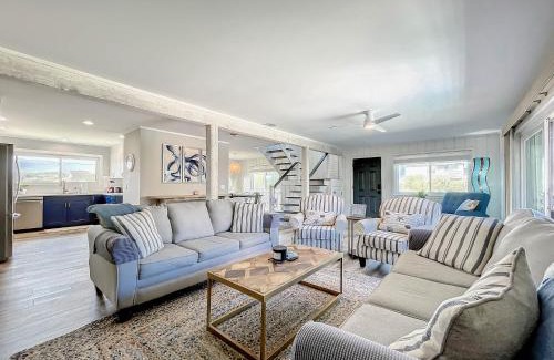 Sea Dunes Apartment | Octopus Garden A Luxurious Townhome Overlooking Pool Ocean Views