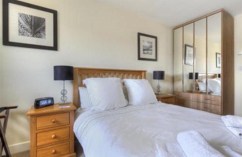 West Bay Apartment | Octopus
