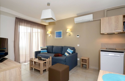 Le Barcares Apartment | Odalys Référence Le Lotus Blanc by Interhome