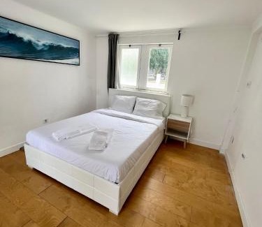 Oeiras House | Oeiras Beach Private Room 9 - Double Bedroom with Private Bathroom & Terrace
