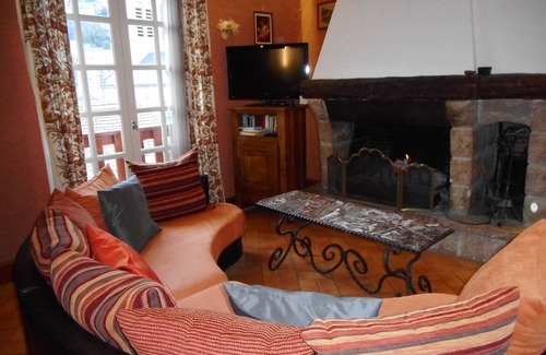 Millau Cottage | Of Character cottage Near Millau In Charming Village in Saint-Leons
