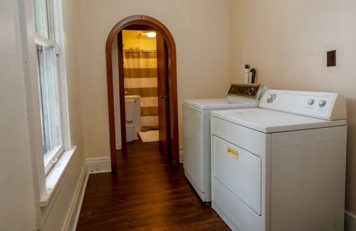 Morgantown House | ❤ of Morgantown★Parking★Smart TV★2min→WVU★