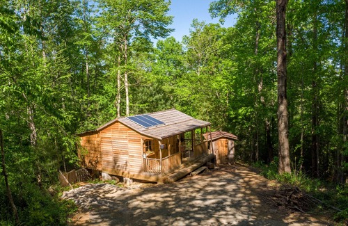 Marshall Cabin | Off-Grid Cabin-Appalachia Glamping-30 Min to AVL-4WD Needed - NO Cleaning Fee!