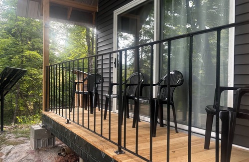 Ticonderoga House | Off-Grid Glamping Escape House - reconnect with nature w/o giving up comfort.
