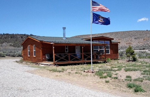 Panguitch House | Off Grid in Rock Canyon near Bryce