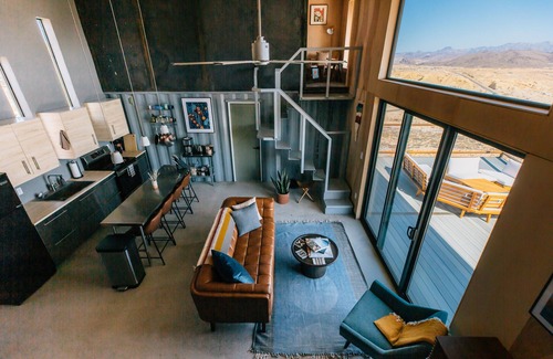 Terlingua House | Off-Grid, Modern Cliff House