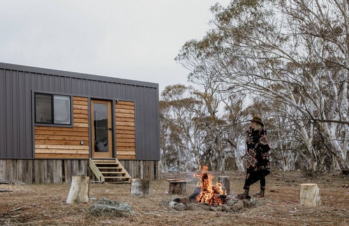 Moonbah Cabin | Off-grid Tiny House @ Big Yard Escapes, Bushland