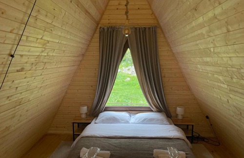 Kazbegi Cabin | Off Inn Kazbegi - cottages