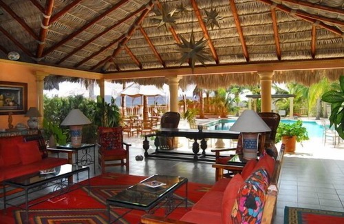 Vinorama Villa | Off-the-grid living in a beautiful secluded setting.