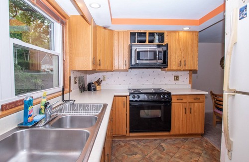 Livonia Center House | Off The Hook: Beautiful Sunset Views on Conesus Lake!