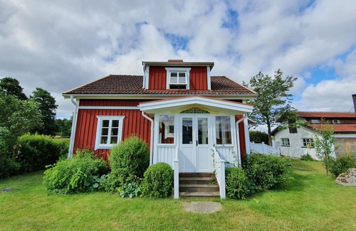Unnaryd House | Off to the north: House Lena in southern Sweden for 2 - 4 people, directly on the lake