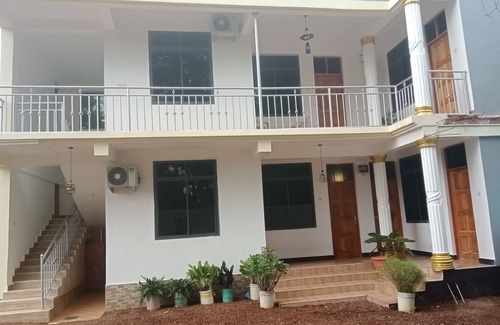 Moshi House | Offering travelers a perfect blend of convenience and natural beauty