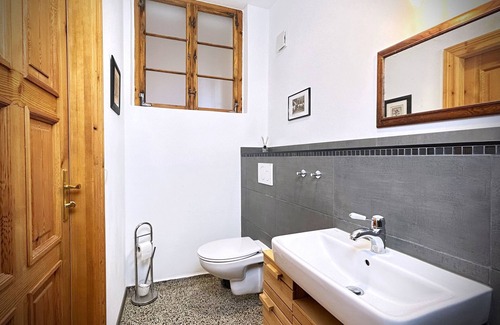 Jueterbog Apartment | Officer's Lounge - Single Bedroom
