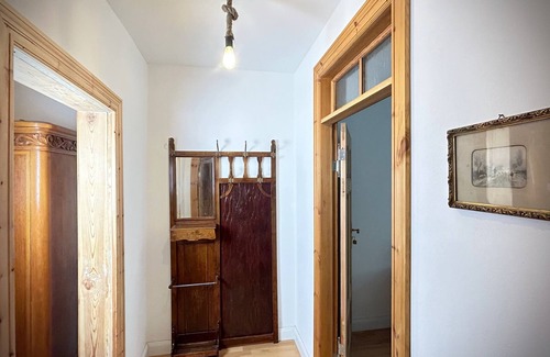 Jueterbog Apartment | Officer's Lounge - Single Bedroom