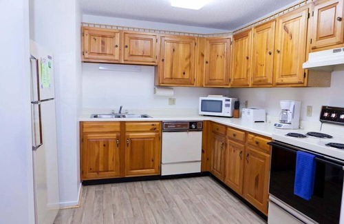 Bartlett Condo | Official Seasons RMC Condo - 2 bedrooms + loft - sleeps 8 - Dog Fees
