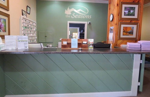 Bartlett Condo | Official Seasons RMC Condo - 2 bedrooms + loft - sleeps 8 - Dog Fees