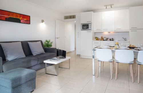 Cros-de-Cagnes Condo | Offre été |100m Plage | Appart pour 4 +Accès Sauna