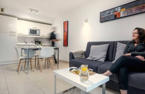 Cros-de-Cagnes Condo | Offre été |100m Plage | Appart pour 4 +Accès Sauna