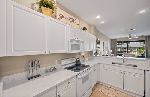 Naples Condo | Offseason 2025 discounts! A perfect golfing get away in Lely Resort!