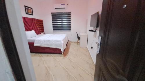 Benin City Apartment | Oghomwen Lodge and Service Apartment