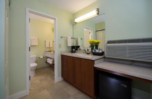 Ogunquit - Wells Hotel | Ogunquit The Milestone Inn