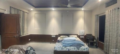Lake Swaroop Sagar Apartment | Oh lovely Lake