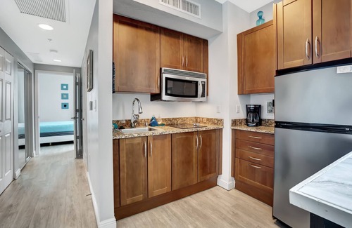 Boynton Beach Condo | OH-SO-MUCH-BETTER-THAN-A-HOTEL! ASK FOR 2-WEEK DEAL! -ONLY 1,200!