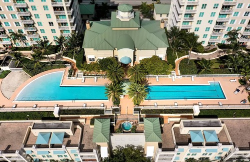 Boynton Beach Condo | OH-SO-MUCH-BETTER-THAN-A-HOTEL! ASK FOR 2-WEEK DEAL! -ONLY 1,200!