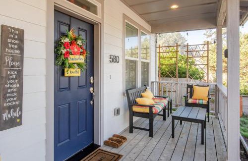 Nelscott House | Ohana Beach Park - Hot Tub, Billiards, Fire Pit & Beach Access