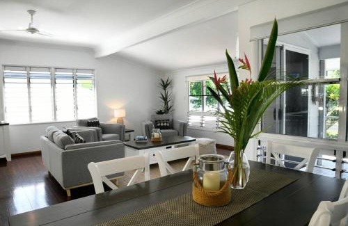 South Mission House | Ohana - Beachfront Holiday House
