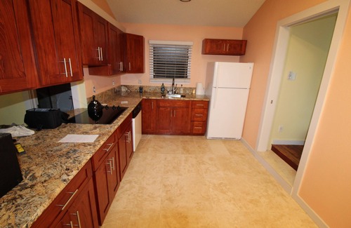 Kailua House | Ohana Rental Cottage Close to Beach