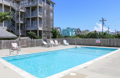 Avon Apartment | Ohana's Blue Moon #2-IC
