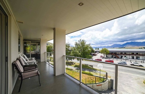 Lake Tekapo House | Ohana Tekapo Vista - 3BR, Hot Tub & Stunning Views