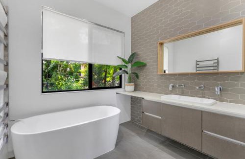 Kewarra Beach Apartment | Ohana - The Ultimate Family Pool Escape