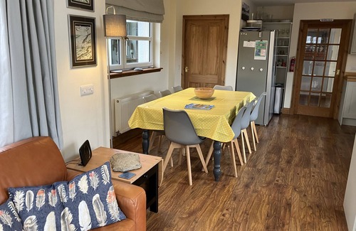 Fort Augustus Cottage | Oiseval is a pet friendly cottage with magnificent views. Newly available!