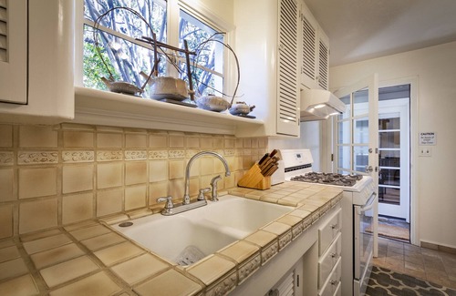 Ojai Cottage | Ojai Designer Cottage, a Monthly Guest Rental
