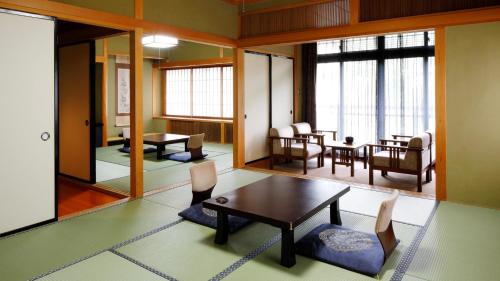 Shiozawa Onsen Hotel | Okada Ryokan Warakutei