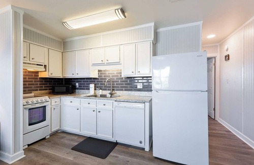 Fort Walton Beach Condo | Okaloosa Island Escape | Gulf Peek Walk to Beach