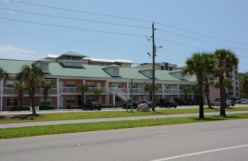 Fort Walton Beach Condo | Okaloosa Island Beach Getaway Nestled Between Destin Harbor & Downtown Ft Walton