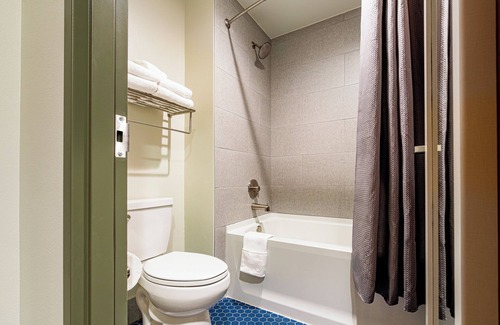 Central Oklahoma City Hotel | OKANA Resort & Indoor Waterpark