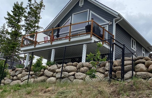 Central Okanagan Cottage | Okanagan Lake Cottage in Upper Fintry