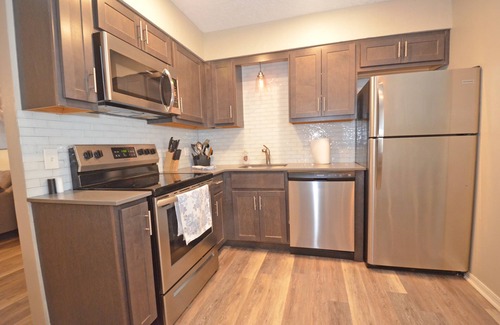 Central Oklahoma City Condo | OKC condo with king bed and balcony